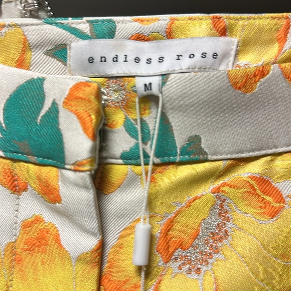 Set - Picture 2 of 4